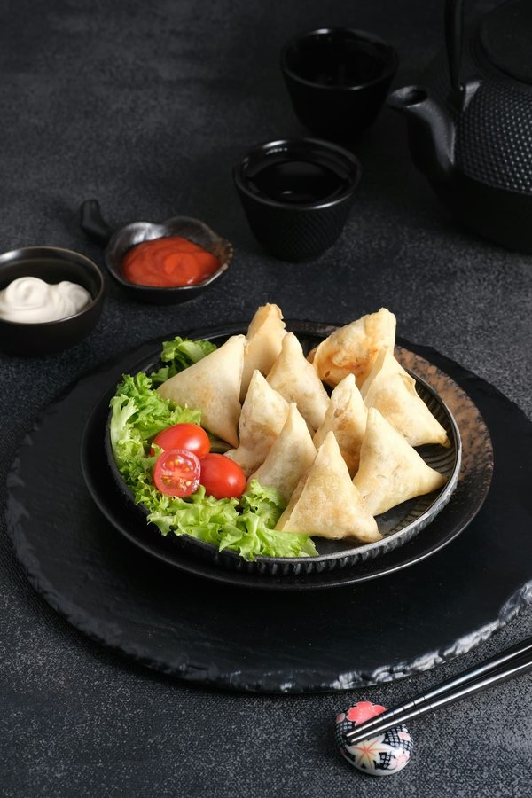 ¿Cómo hacer samosas indias crujientes y sabrosas?